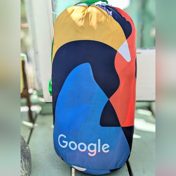 Google Land & Sea Recycled Puffer Blanket Promotional Beach Picnic Blanket - Picture 1 of 3